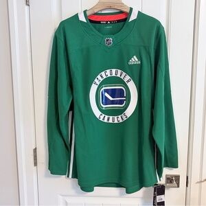 BNWT Official NHL Adidas Vancouver Canucks Practice Jersey Size 54 XL NEW